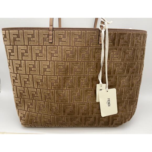 NEW FENDI ROLL LARGE LOGO FF CARRY ALL SHOPPER TOTE BAG NWT AUTHENTIC! - Picture 1 of 15